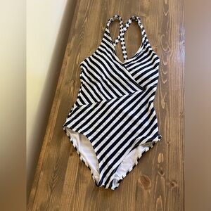 Dorina Womens Medium Stripe One Piece‎ Swimsuit